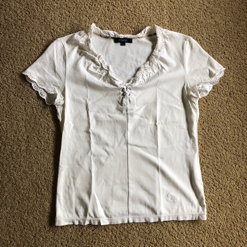 Burberry white t-shirt with lace trim